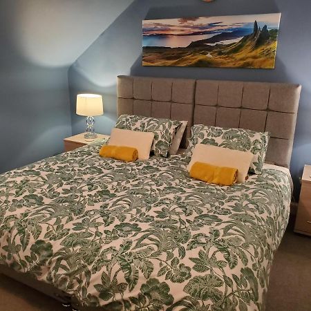 Carvetii - Mayhaven House - Tranquil Cul-De-Sac - 2 Bedrooms, Sleeps 4 Guests Dunfermline Exterior foto